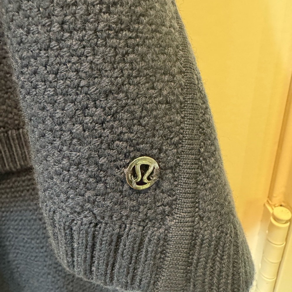 Lululemon Women’s Lululemon On the Go Navy blue Sweater Poncho One Size - Picture 5 of 7
